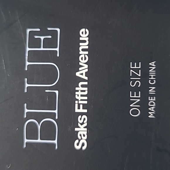 Saks Fifth Avenue no show liners - Picture 2 of 3